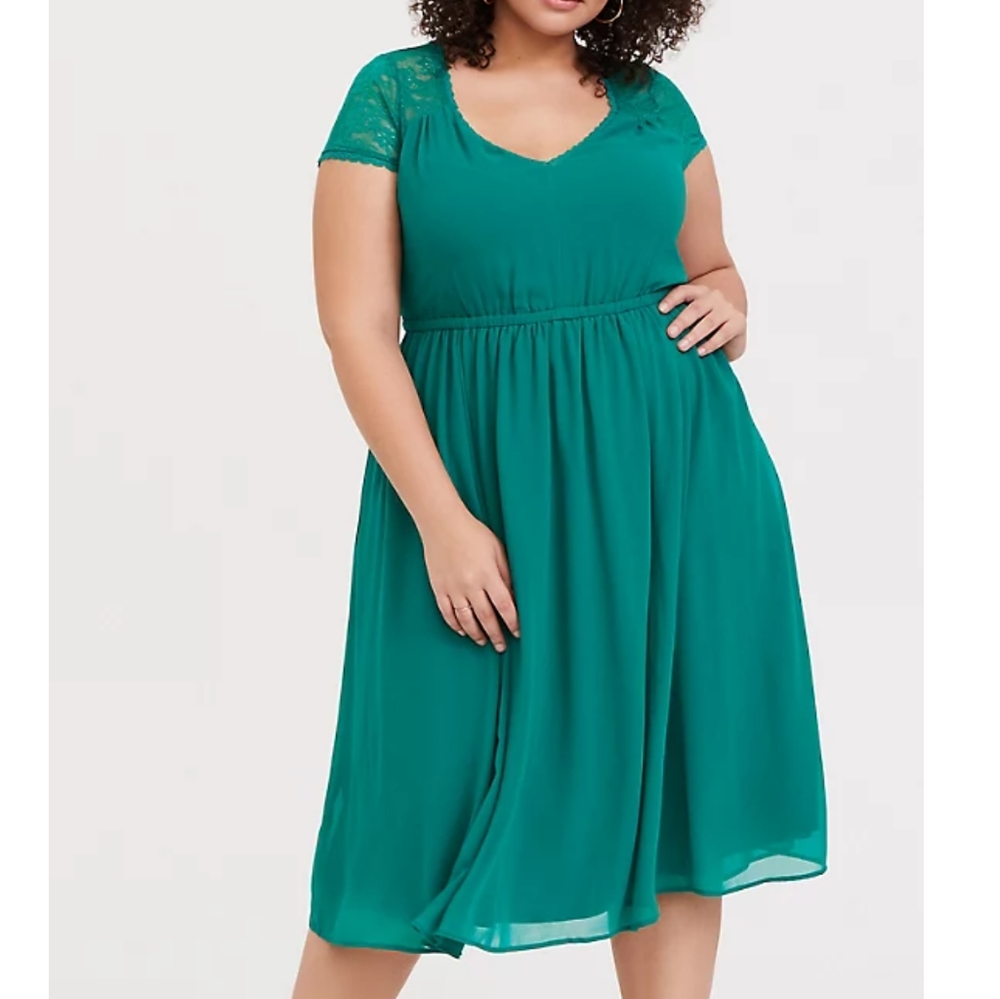 Torrid Size 22 Green Lace Chiffon Midi Dress